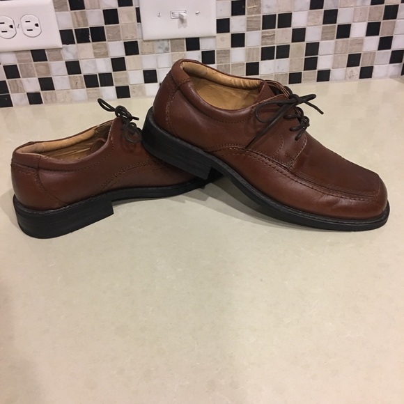 Mens  Brown Bass Shoes - Picture 3 of 8